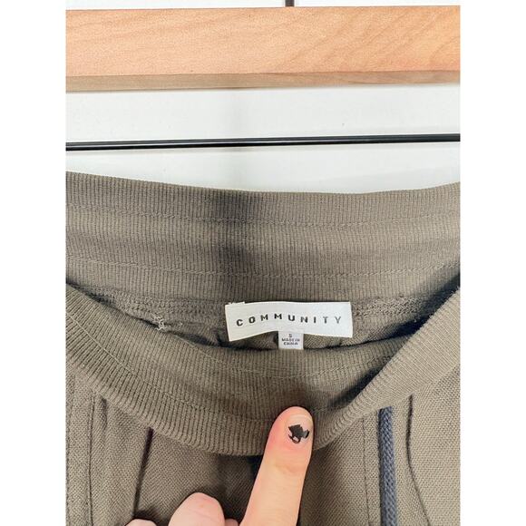 Aritzia Community Cargo Joggers Size Small Olive Green Utility Casual Cebu Pants - Picture 11 of 11